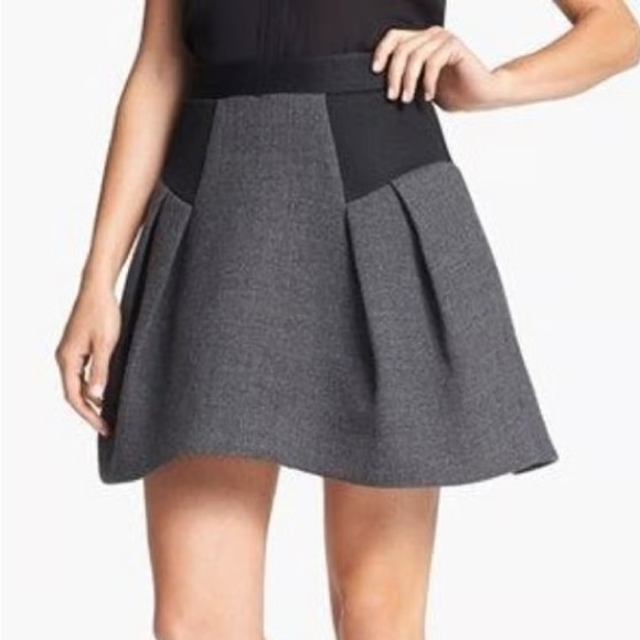 Milly Runway Raquel Wool & Mesh Flared Mini Skirt Size 2 Xs Designer Chic